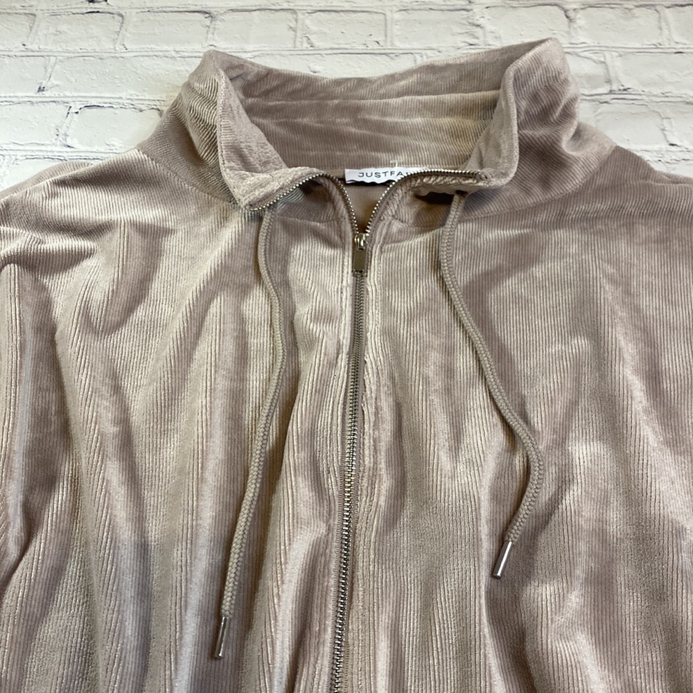 JustFab NWT Cozy Velour Zip Front Sweatshirt - Picture 8 of 16